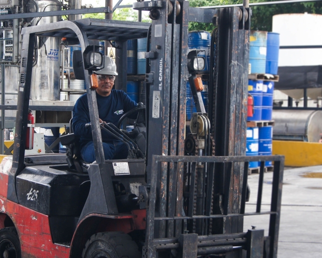Vì Sao Động Cơ Xe Nâng Vẫn Khỏe Nhưng Sức Nâng Lại Yếu?