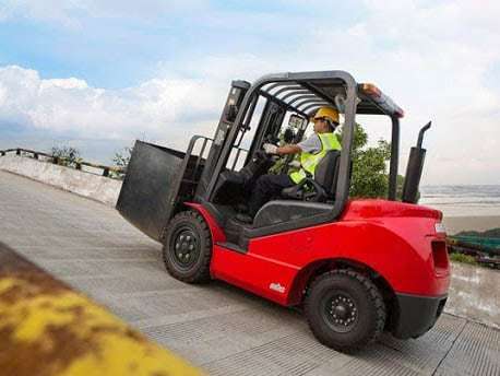 Bảo hộ lao động giúp bảo vệ an toàn sức khỏe và tính mạng cho người lao động