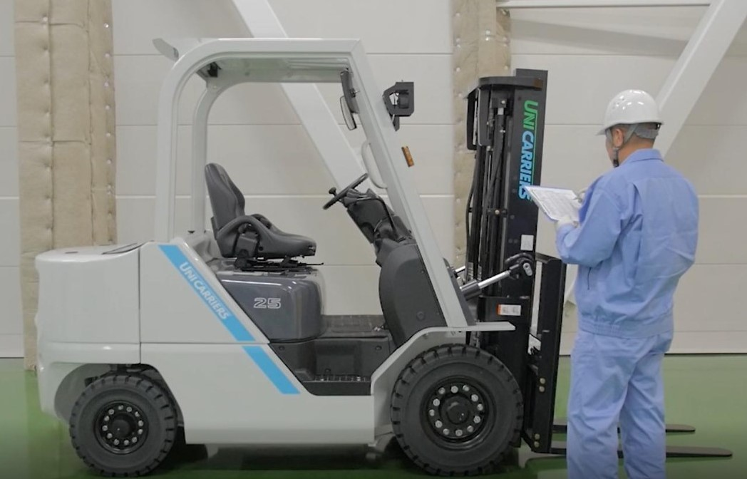 Xe nâng sau khi sửa chữa tại Suaxenang.com đều được test tải nghiêm ngặt trước khi bàn giao.
